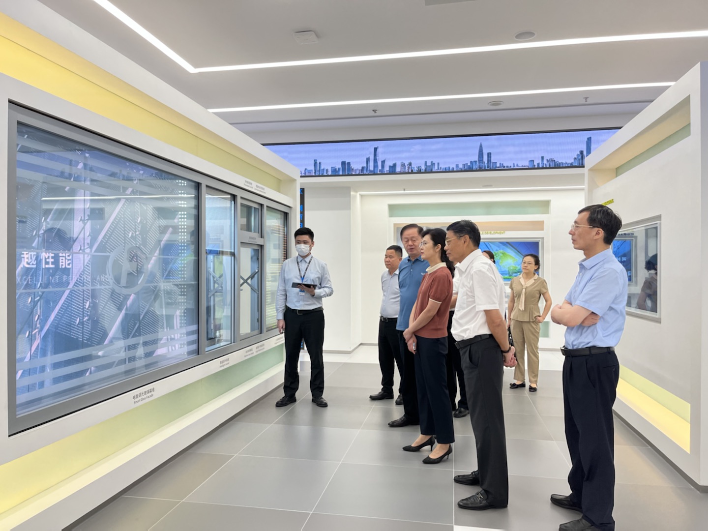 江西省政協副主席、省工商聯主席謝茹一行蒞臨方大集團考察