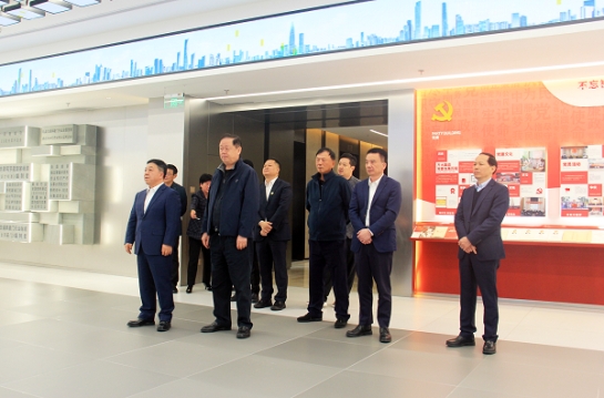 中共江西省委副書記、省長葉建春一行考察方大集團